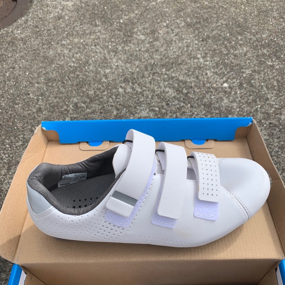 Shimano Cycling Shoes - RT5 - Women’s 6.5